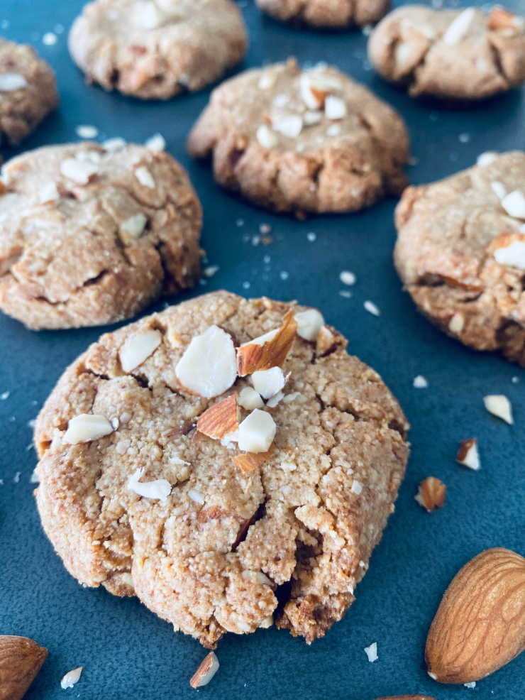 Sugar-free and Vegan Almond Cookies