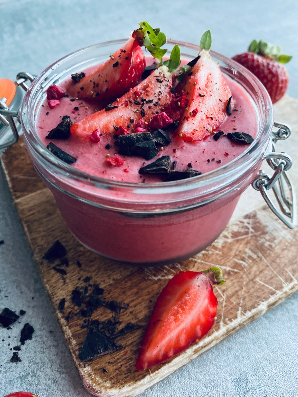 Strawberry Mousse (healthy - sugar-free and vegan)