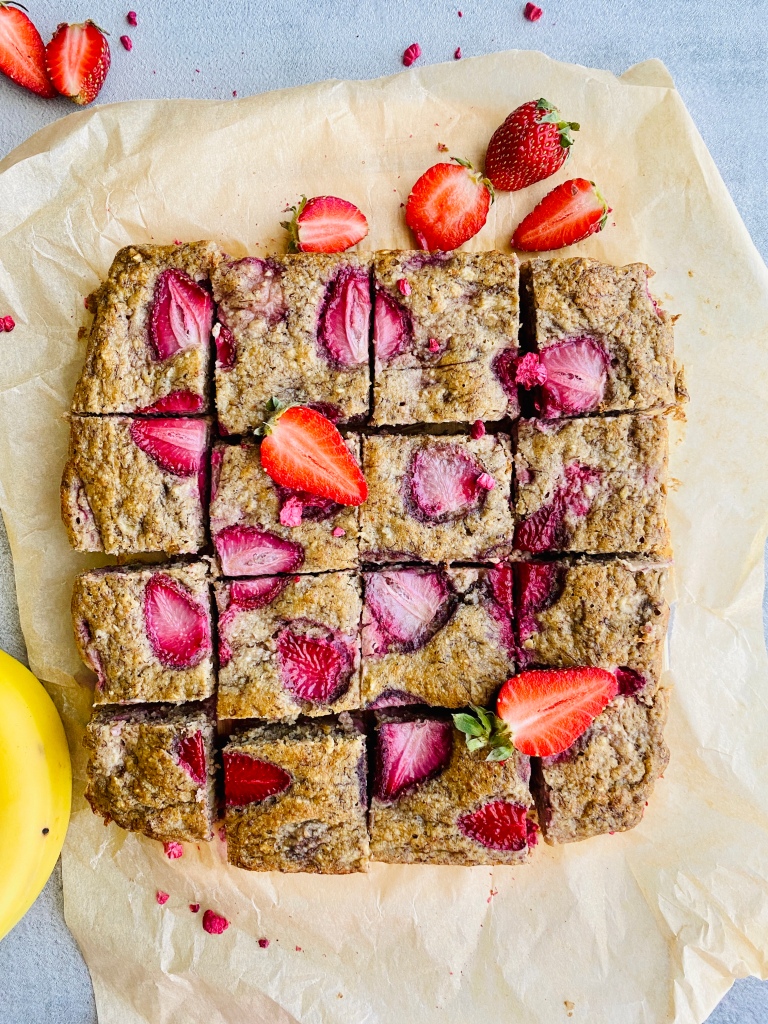 Healthy and Quick Banana Strawberry Cake 